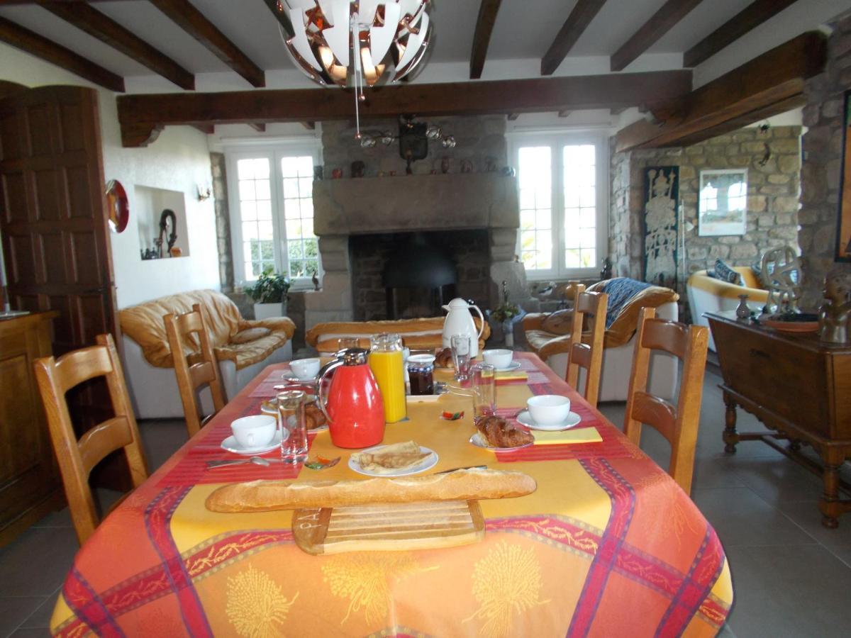 Bed and Breakfast Les Ajoncs Plougrescant Esterno foto